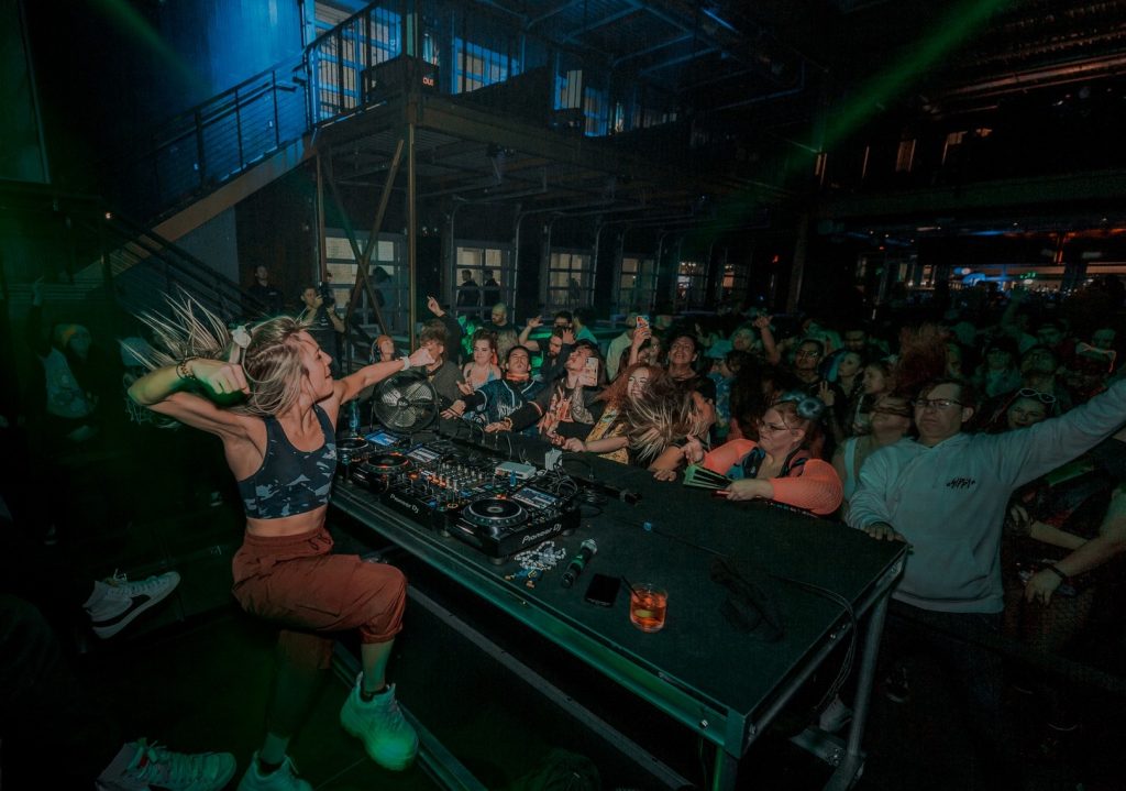 A photo of sippy performing to a crowd at Sky SLC during Energi Wednesdays. Photo by Matthew Dippel. 